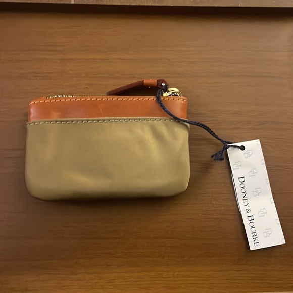 Dooney and Bourke nylon khaki coin case NWT - Picture 2 of 2